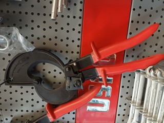 TAGLIACAVI USAG 148 A 52